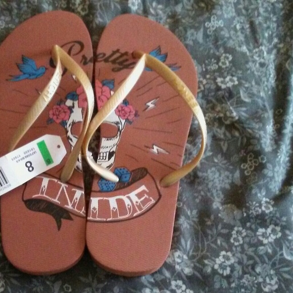 Bench NWT ladies flip flops! Size 8 - Picture 4 of 4